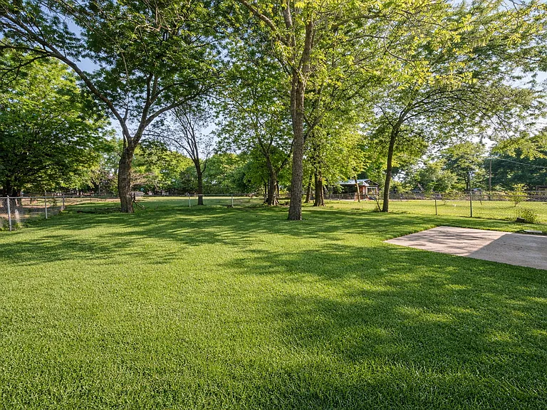 111 Sandy Ln — Photo 22