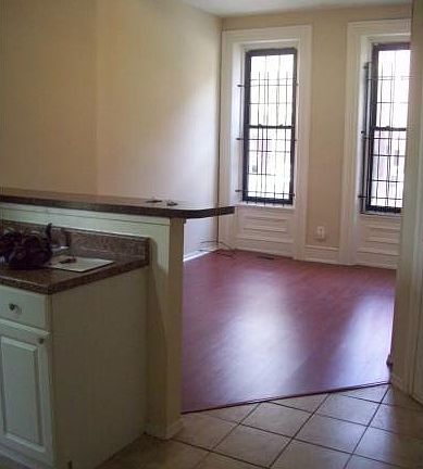 2nd image of 1510 N Gratz St
