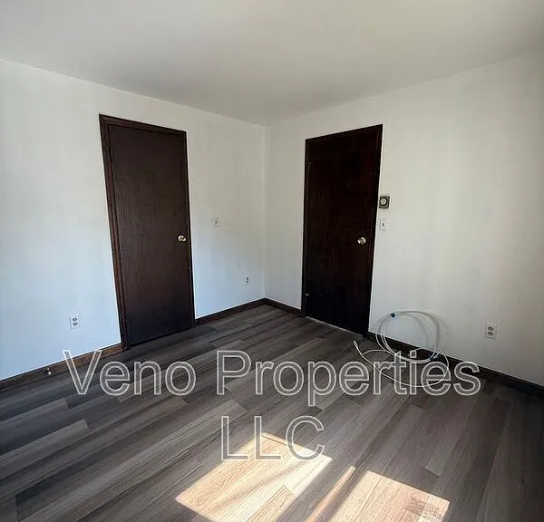 2-4 Russell St #2A — Photo 10