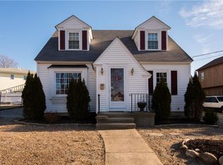 6 Thornton St, Johnston, RI 02919