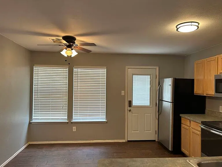 2620 Terrace Dr — Photo 5