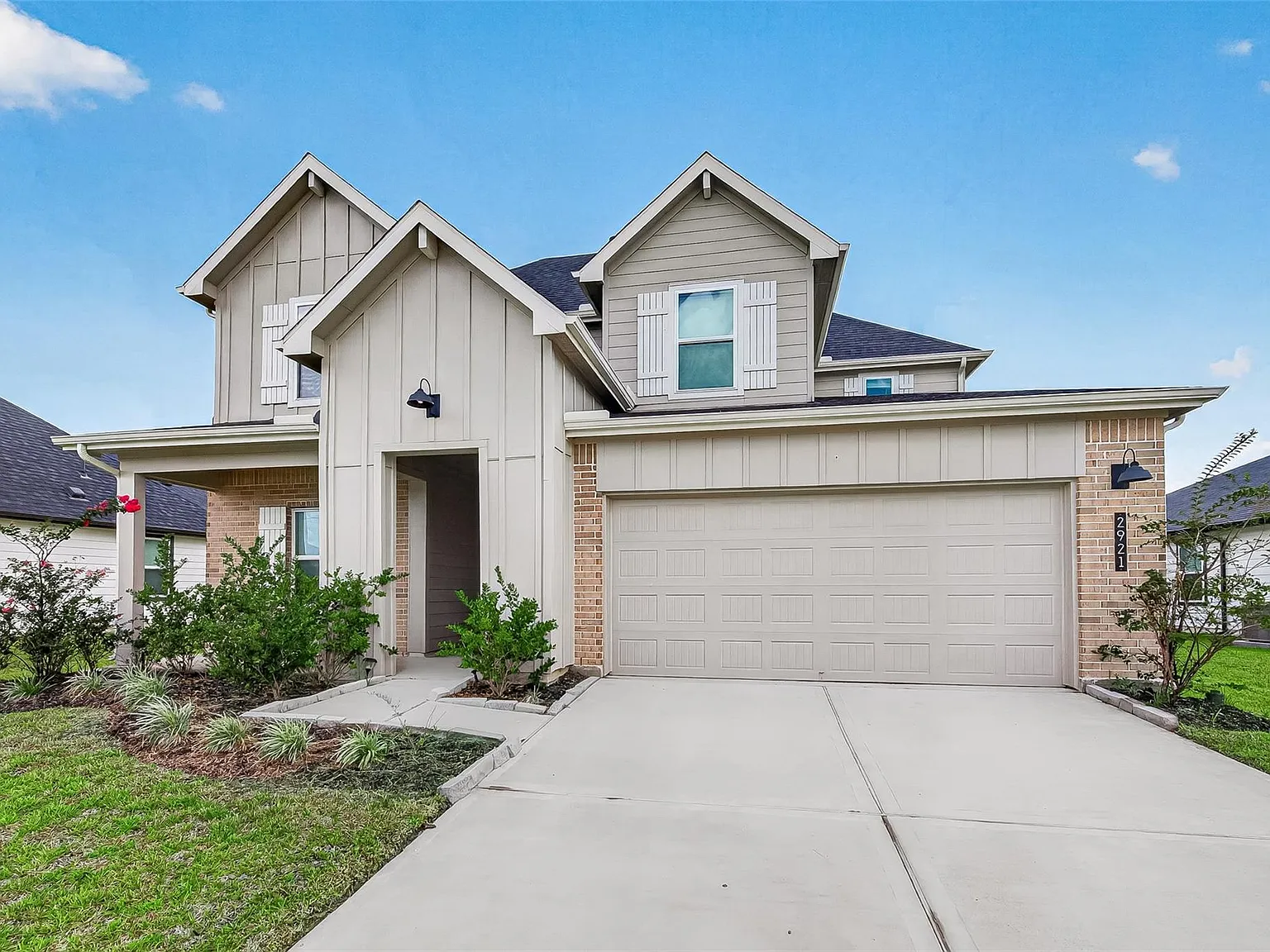 4 bed, 2.5 bath, 2456 sqft, $2,650 — Photo 2