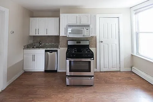 367 Maverick St #2 Photo 1