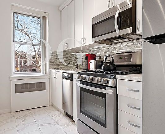 3rd image of 36 Dahill Rd APT 2I