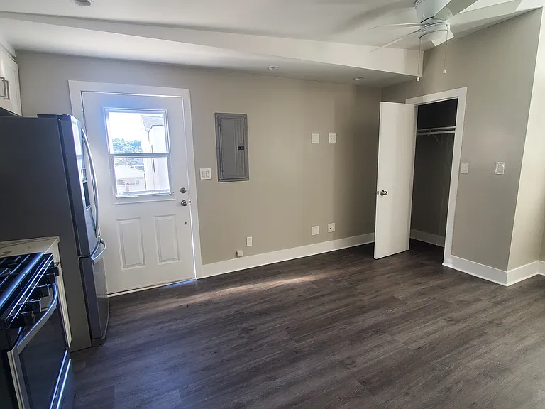 4569 Catalpa St — Photo 12
