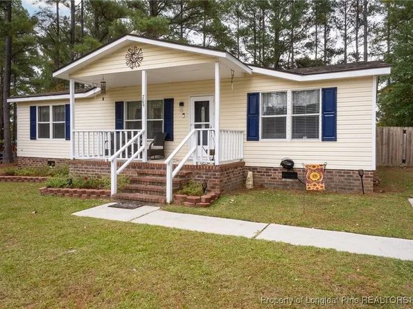 709 Mackay Ct, Raeford, NC 28376