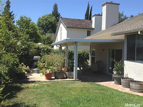 5th image of 1315 Muscat Cir