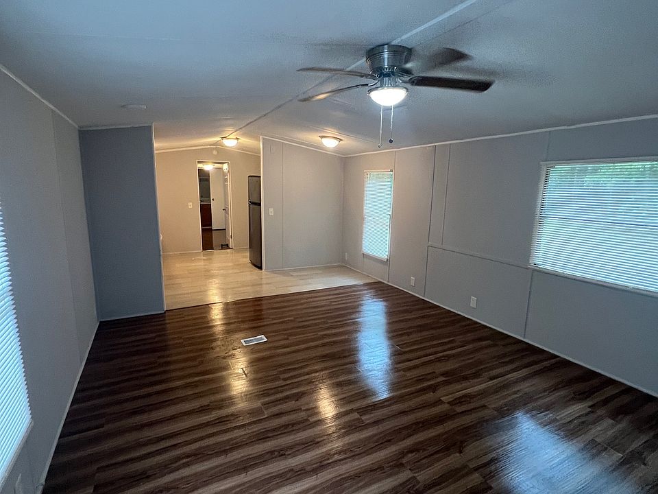 1st image of 315 W Pine Lake Cir