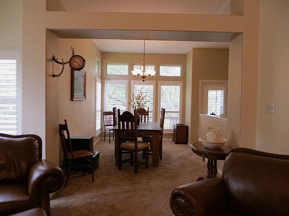 4th image of 111 Woodland Trl
