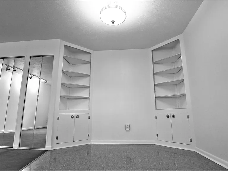 The Regency — Photo 70