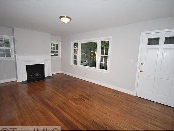 2nd image of 700 Longview St
