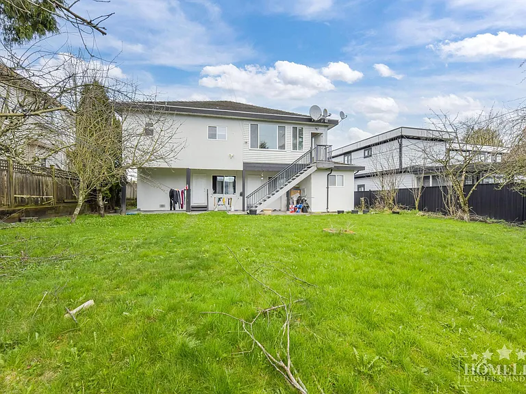 13470 65a Ave #UPPER HOUSE — Photo 20