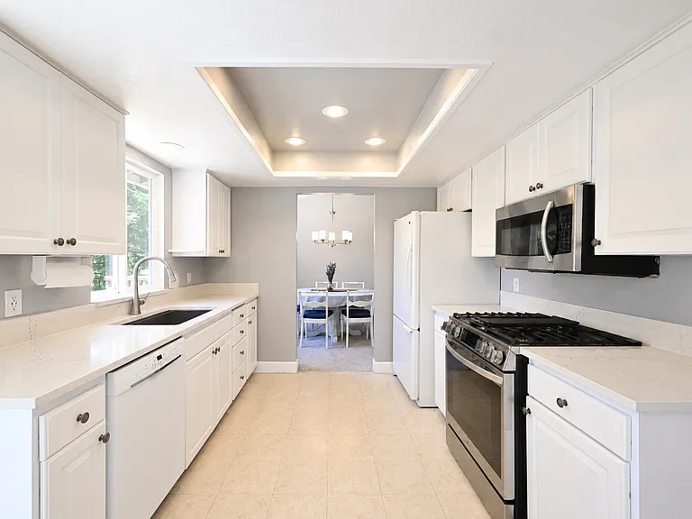 8015 NE 121st St — Photo 4