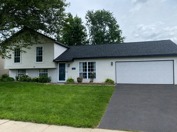 607 Jonadel Ln NW, Cedar Rapids, IA 52405