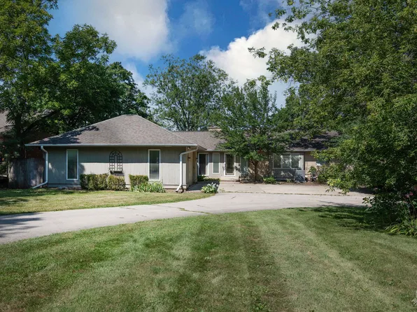 219 W Greenwood Acres Dr, Dekalb, IL 60115