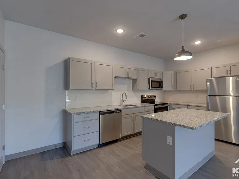 Indian Point Apartments — Photo 49