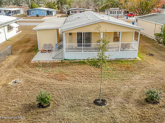 3rd image of 15461 Brookridge Blvd