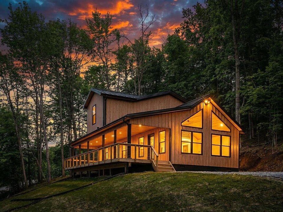 1st image of 4 Barkers Branch Rd