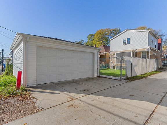 3rd image of 4743 N Lavergne Ave