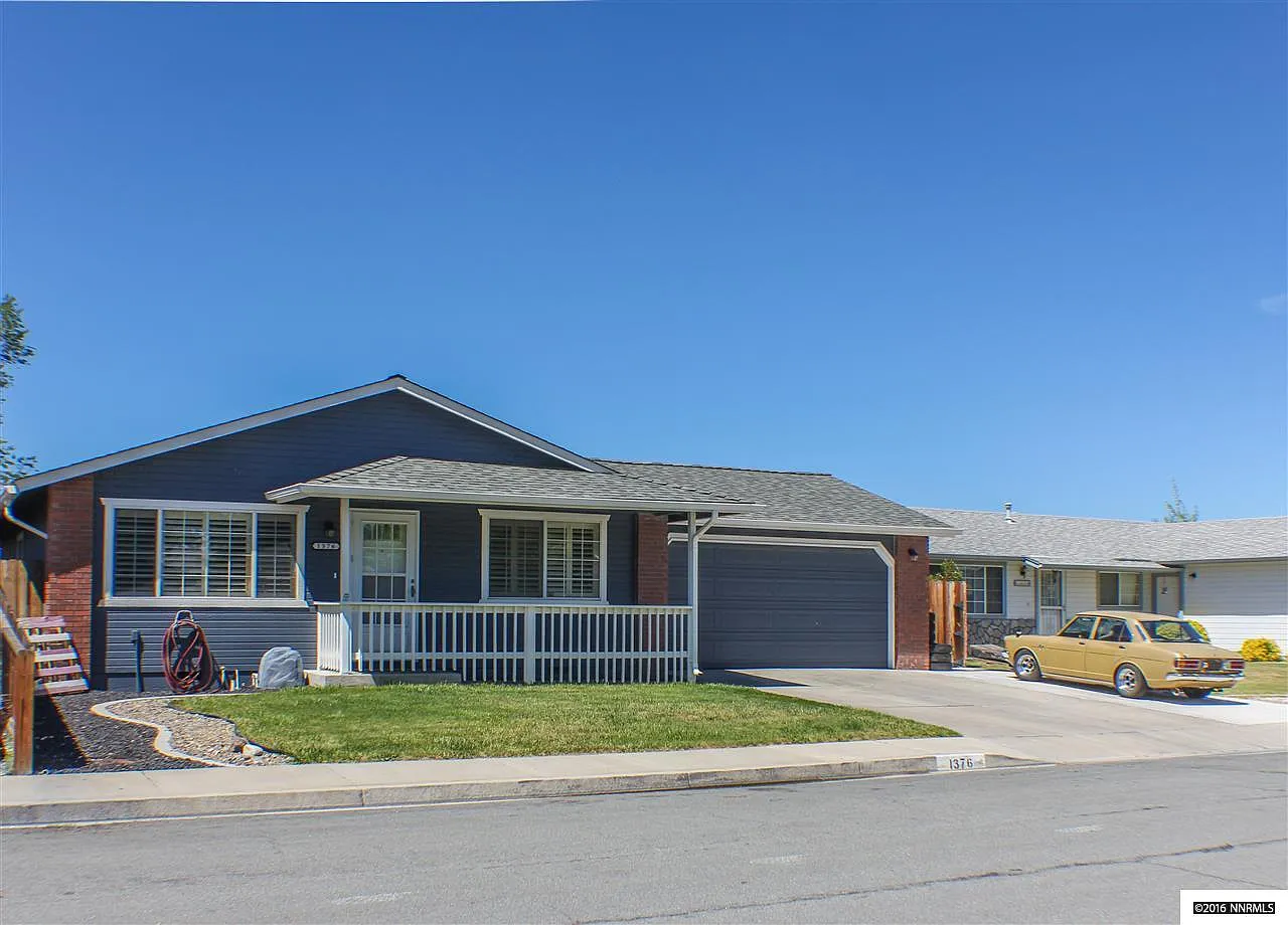 1376 Spooner Dr photo 1