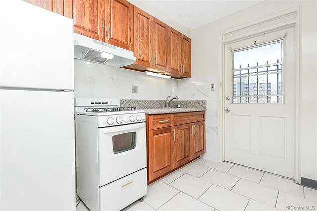 1426 Keeaumoku St #C19 — Photo 10