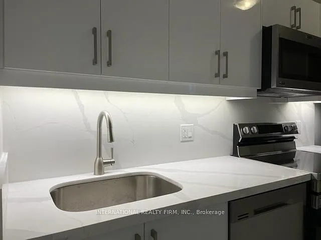 106 London St #1 — Photo 5