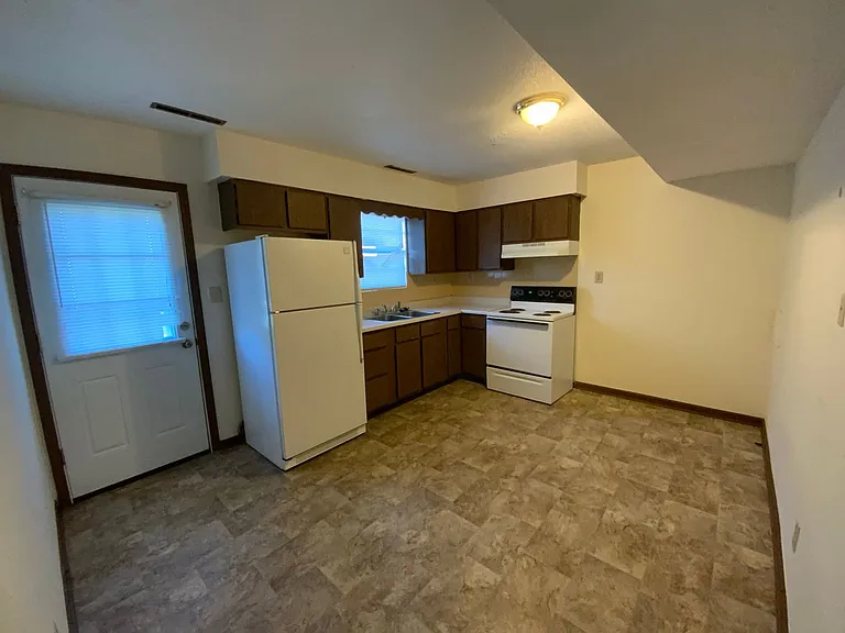 560 N East Park Ln — Photo 40
