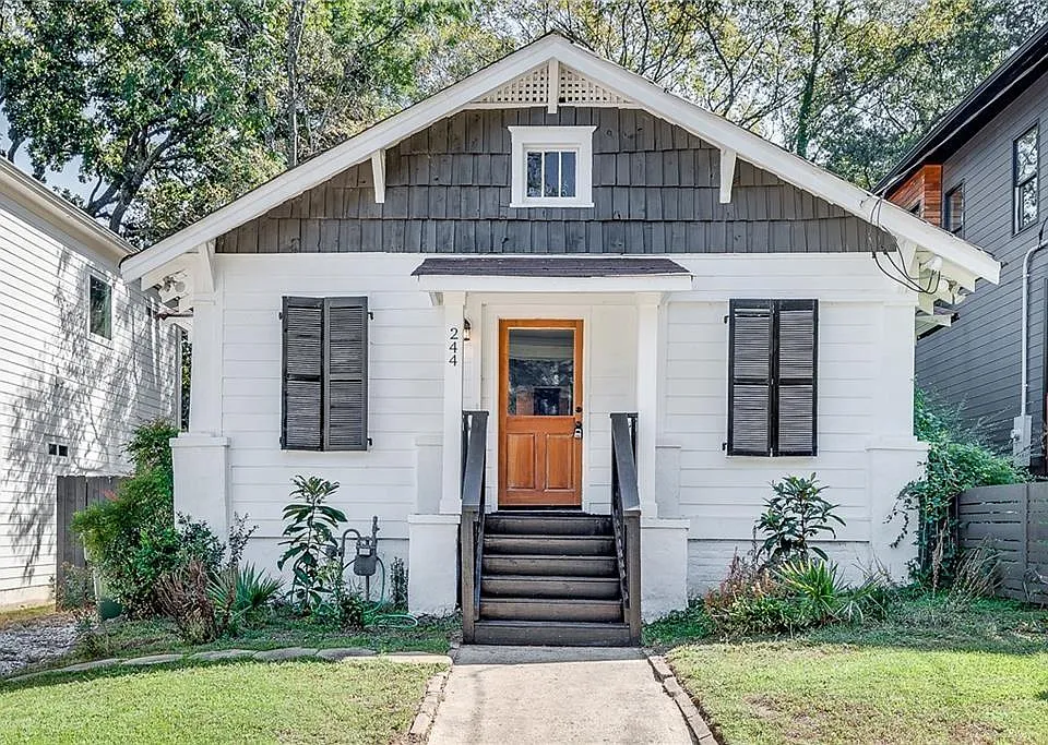 244 Laurel Ave SW