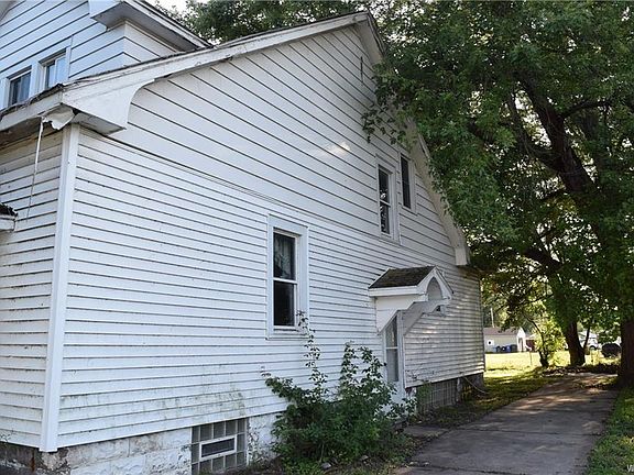 3rd image of 3621 S Park Ave