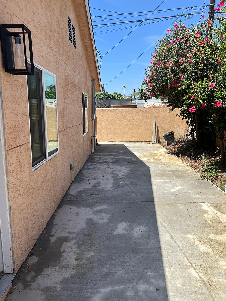 Building Photo - 1151 Egan Ave #1149
