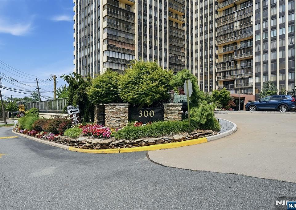 1st image of 300 Winston Dr #C0518