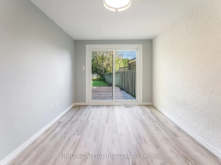 443 Brest Ct — Photo 32