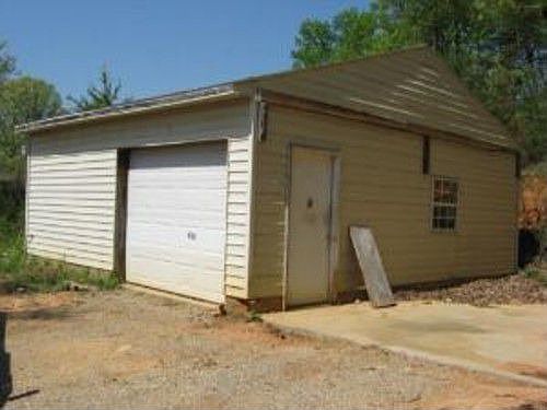 2nd image of 618 Lee Shirley Rd