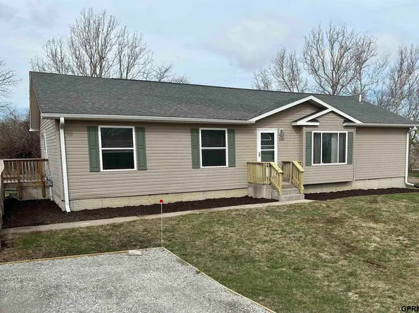 16406 Iske Dr, Bellevue, NE 68123