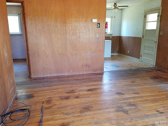 5th image of 3943 Parlier Ln