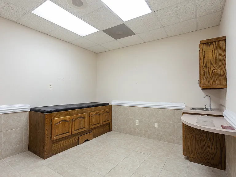620 Quintard Ave #1 — Photo 36