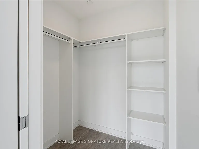 50 McCaul St #917 — Photo 16