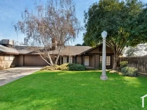 4017 W Hillsdale Ct, Visalia, CA 93291