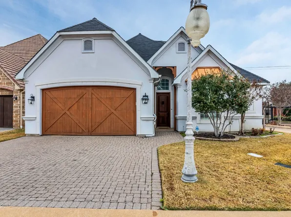 15 Park Row Ct, Pantego, TX 76013