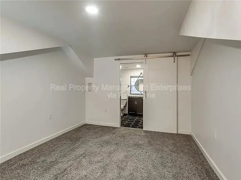 2221 NW 34th St — Photo 11