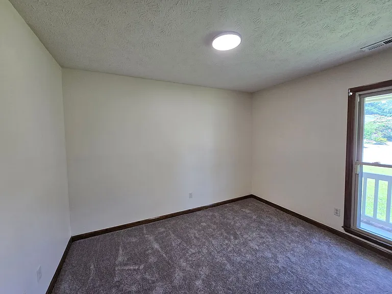 7574 Beverly Dr — Photo 4