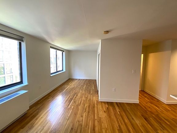 4th image of 144 W 23rd St APT 4C