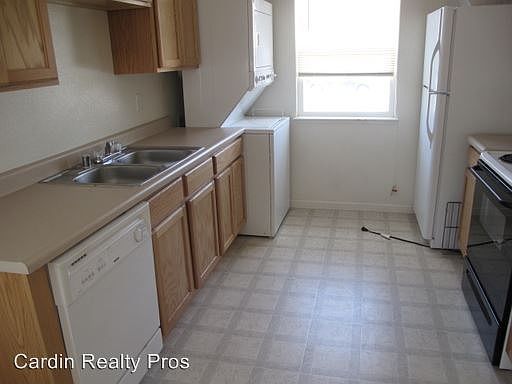 5th image of 640 Starlite Dr