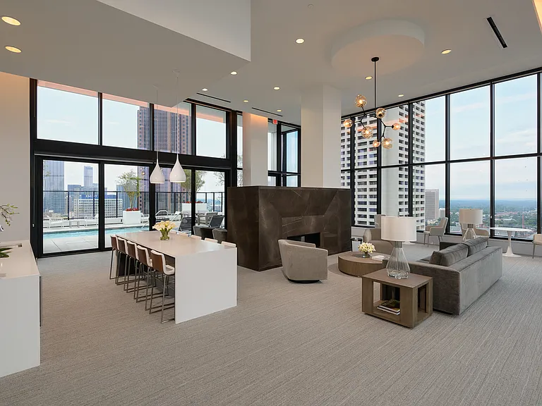 Lilli Midtown