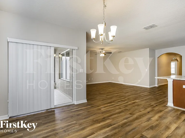 16736 Citrus Pkwy — Photo 5