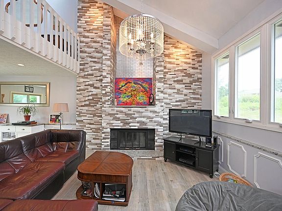 3rd image of 5541 Eagle Ln