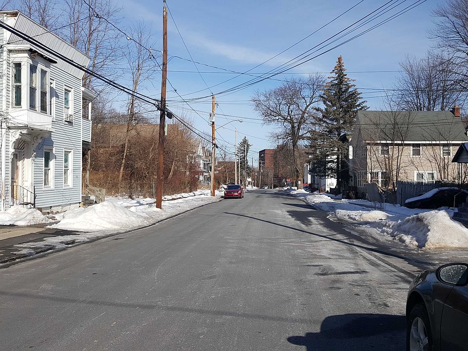2nd image of 423 Summit Ave