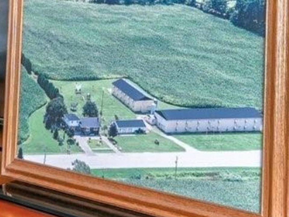 1st image of 84 McDowell Rd E