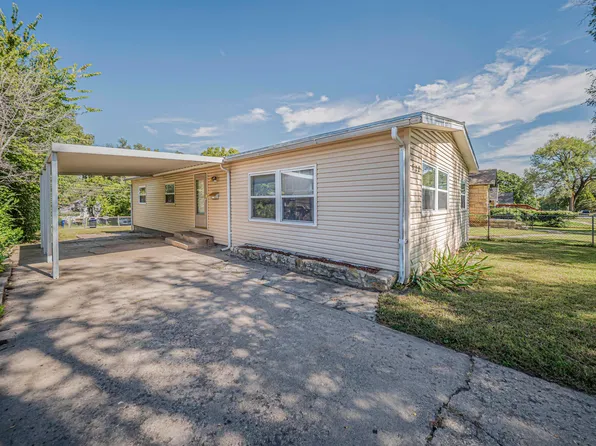 522 W 2nd St, Junction City, KS 66441