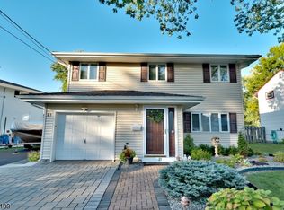 21 Nagle Dr, Somerville, NJ 08876